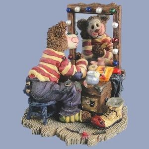 Boyds Bearstone Bear Graffitie Clown and Pin Circus Special Event